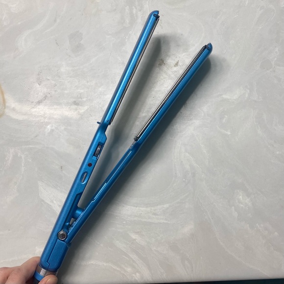 Babyliss hair straightener main image 4